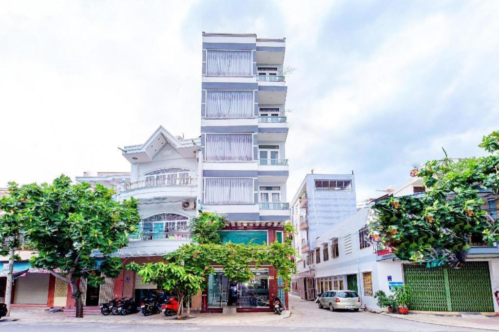 Oyo587庄龙酒店 芽庄 外观 照片